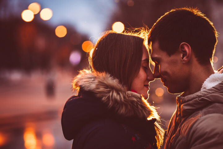 男性が喜ぶ女性からのキスは？ときめくシチュエーションを解説