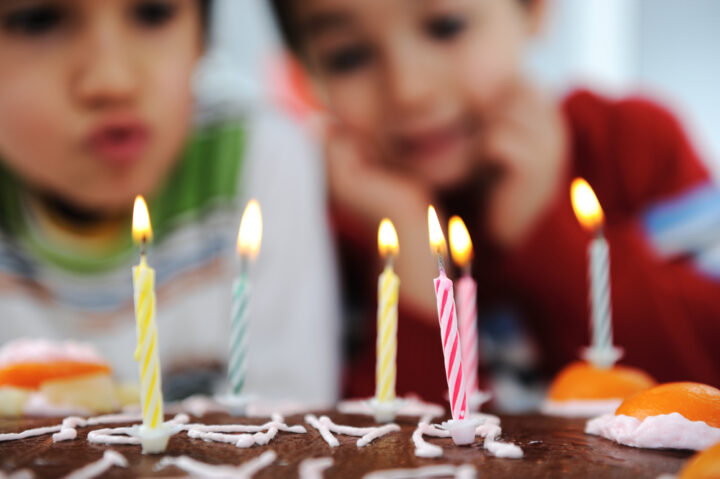 同じ誕生日の人に会う意味とは？相性や同じ生年月日のスピリチュアルな意味を解説！